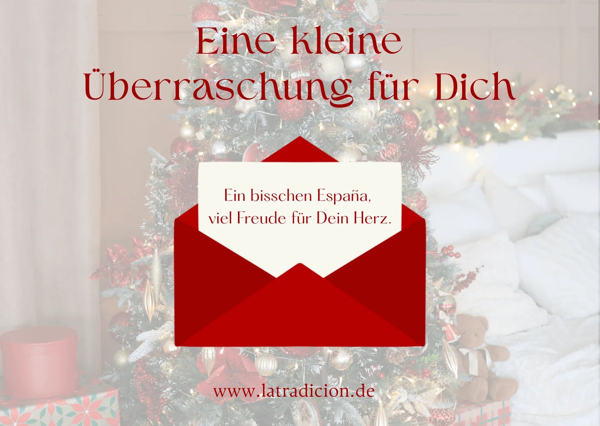 Geschenkkarte mit rotem Umschlag vor Weihnachtsbaum und Botschaft aus España.