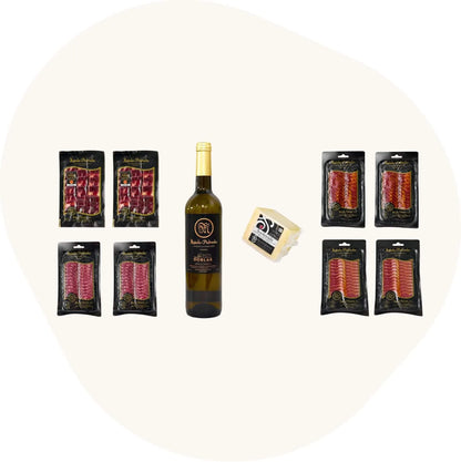 Geschenkset mit acht Aufschnittpackungen Pata Negra Vorderschinken, Chorizo, Salami und Schweinelende, ergänzt durch Manchego-Käse und Weißwein. Hochwertige spanische Feinkost in edler Präsentation.