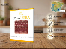 Jamón Ibérico Cebo von Casa Ibera mit 36 Monaten Reifung, Weide- und Kornfütterung sowie nussig-kräftigem Geschmack.