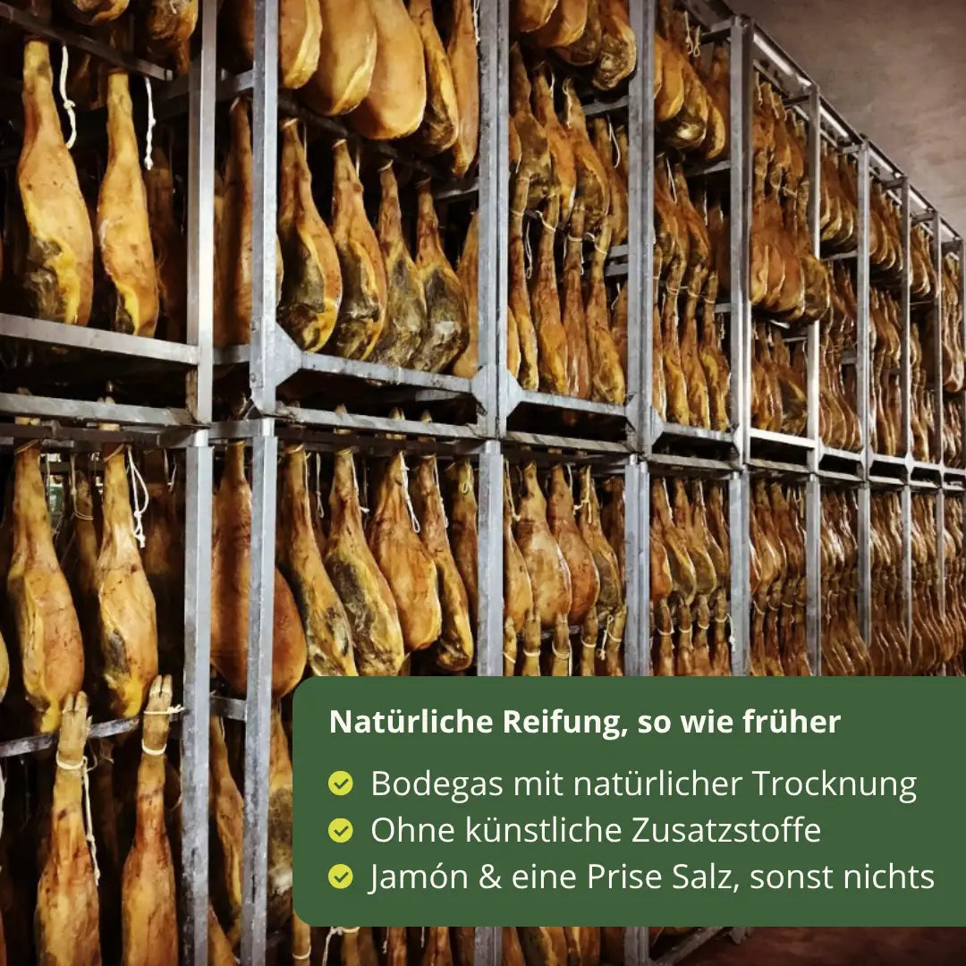 Natuerliche Reifung von Jamon Serrano in traditionellen Bodegas von Jamones Granadinos Baza. Luftgetrocknet in der Sierra de Baza ohne kuenstliche Zusatzstoffe.