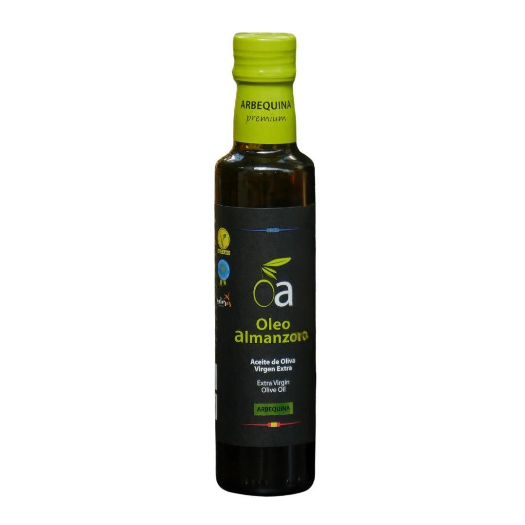 Flasche natives Olivenol extra Sorte Arbequina Premium von Oleo Almanzora 250ml aus Spanien. Kaltgepresst, vegan, mehrfach international ausgezeichnet. Fruchtig-mildes Aroma, ideal zum Verfeinern, Dippen und fuer mediterrane Rezepte.