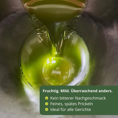 Frisch gepresstes Olivenoel 12Mil Royales mit fruchtigem mildem Geschmack ohne bitteren Nachgeschmack feines spaetes Prickeln ideal fuer alle Gerichte Spanien