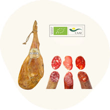 Set aus Bio-Schinken und ökologischen Wurstwaren von Bio Baza: ganzer Duroc-Schinken, Chorizo, Schweinelende und Salami, alle 100 % ökologisch zertifiziert mit CAAE- und EU-Bio-Siegel, hergestellt nach traditioneller spanischer Handwerkskunst.