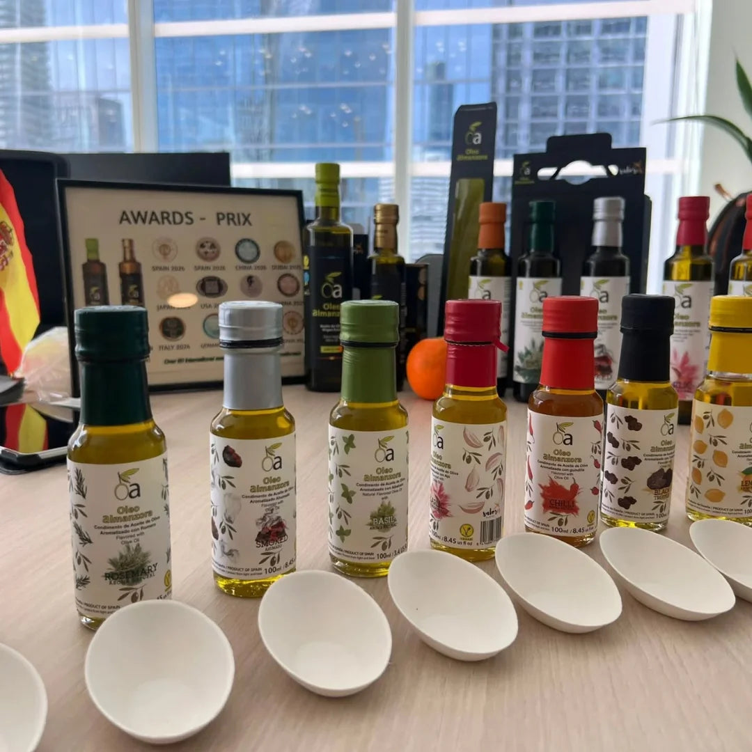 Aromatisiertes Olivenoel Arbequina 100 ml Flaschen in verschiedenen Geschmacksrichtungen wie Trueffel Chili und Rosmarin