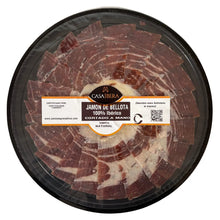 Jamón de Bellota 100% Ibérico von Casa Íbera, handgeschnitten, 50 Monate gereift, in runder Präsentationsschale – à 100 g, von La Tradición - der genuss Spaniens