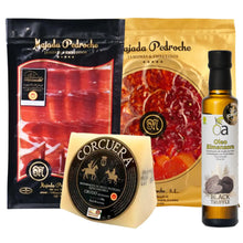 La Bellota Set von La Tradición mit Jamón Pata Negra D.O.P., Embutido Mix von Majada Pedroche, Manchego Crudo D.O.P. und Trüffelöl