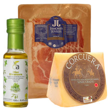 Jamón Serrano I.G.P. Trevélez von Jamones de Juviles, Manchego Semicurado D.O.P. von Quesos Corcuera und Basilikum-Olivenöl von Oleo Almanzora – La Pequeña Set von La Tradición