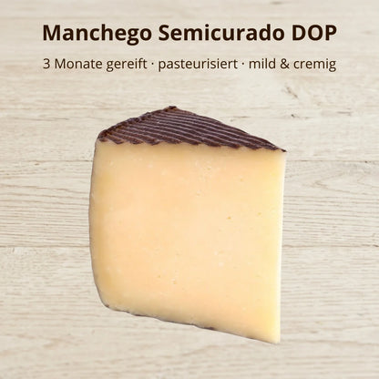 Manchego Semicurado D.O.P. von Quesos Corcuera angeschnitten, 3 Monate gereift, mild und cremig – La Tradición